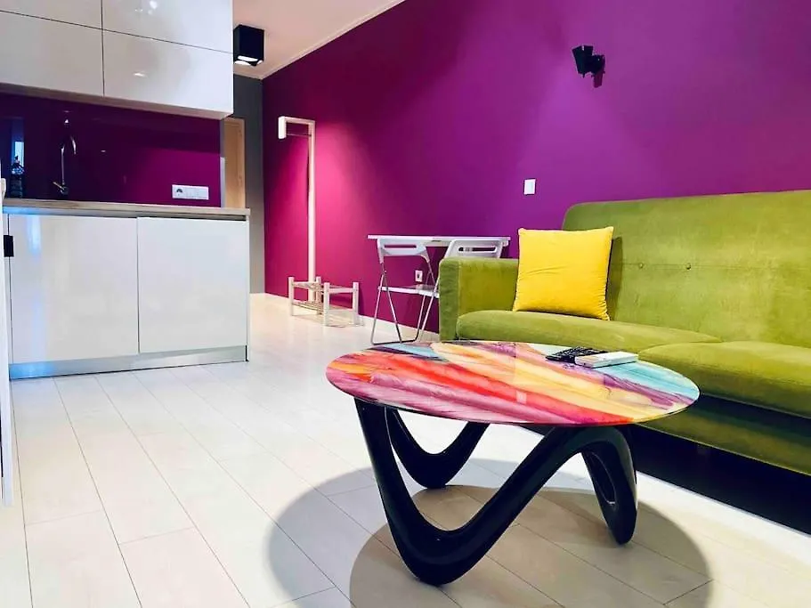 Magenta Apartment With Free Wifi Sofie