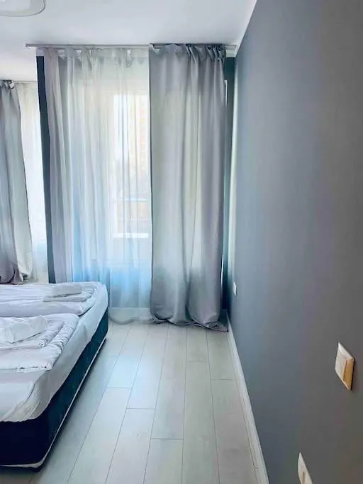 Magenta Apartment With Free Wifi Sofie