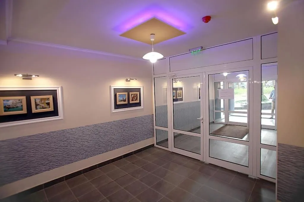 Magenta Apartment With Free Wifi Sofie
